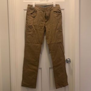 New with Tags, Men’s 34/34 G. H. Bass & co